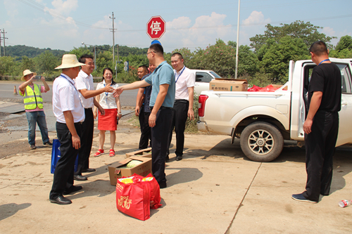 6.慰问麓谷智慧环保公司_副本.jpg 6.慰问麓谷智慧环保公司_副本.jpg