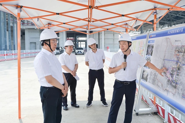 高铁西.jpg 高铁西.jpg