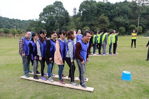 激情飞扬，共谱辉煌