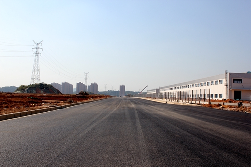 
                                                通号长沙产业园南侧道路（望雷大道-雷高路）项目达到通车条件