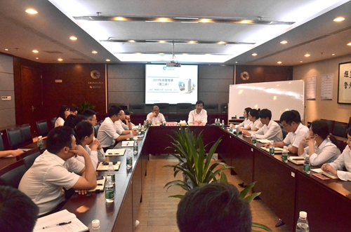 
                                                第二位“授课老师”现身！搬好小板凳前排听课啦