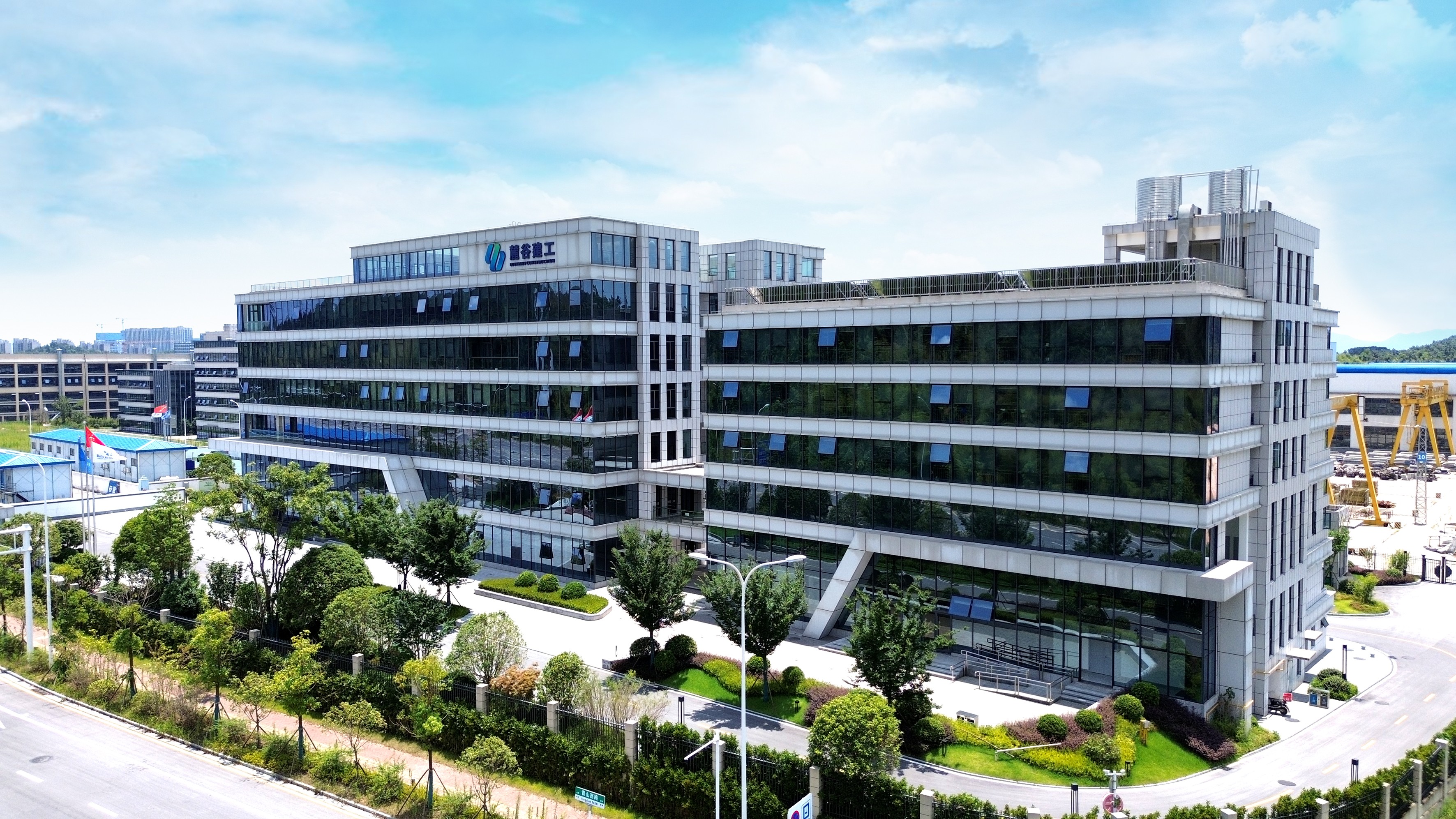 
                                                                                        湖南麓谷建设工程有限公司
                                                                                            