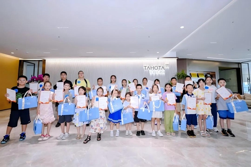 当“红领巾”遇上“法徽”：麓谷集团与泰和泰（长沙）律所带孩子们解锁法治新体验